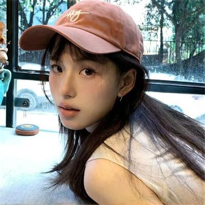小姑娘艾萝依